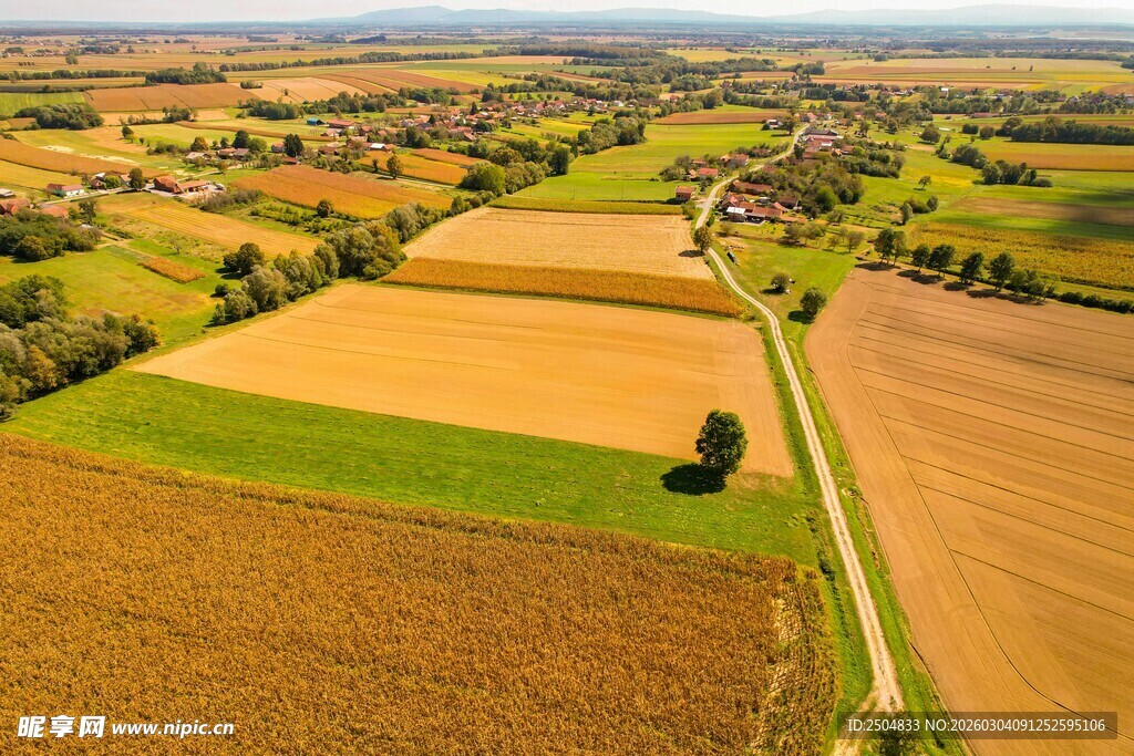 田野风光俯瞰图
