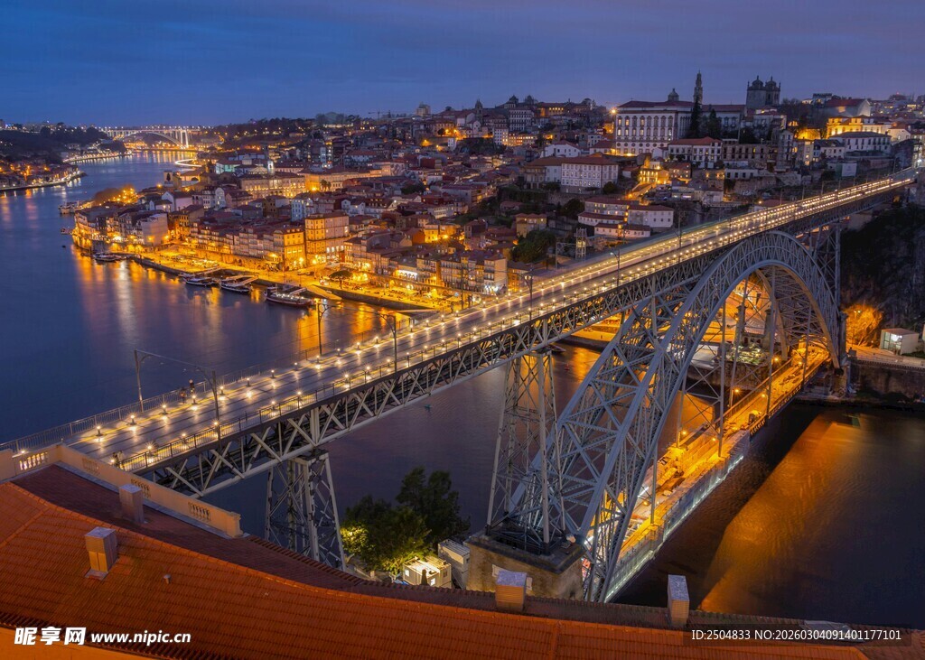 夜幕下的璀璨桥梁景观