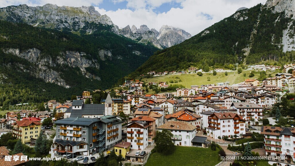 山间小镇美丽景致