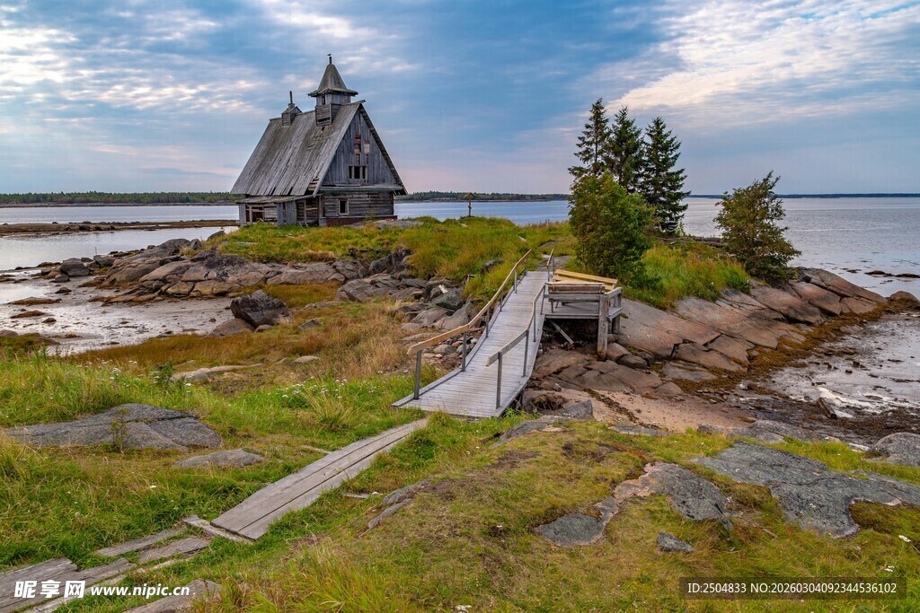 湖畔木屋 自然静谧之景