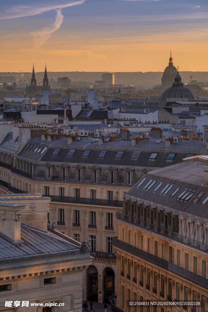巴黎城市黄昏天际线景观