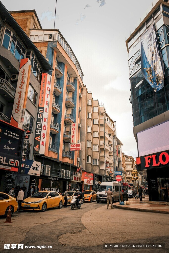 城市街道繁华商业景象