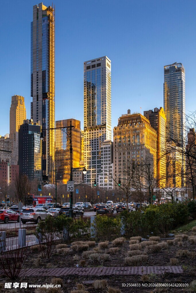 城市天际线 夕阳下的繁华