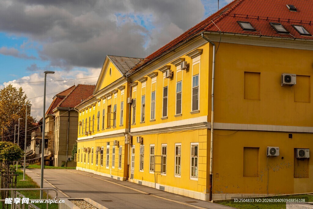 黄色建筑街道风景