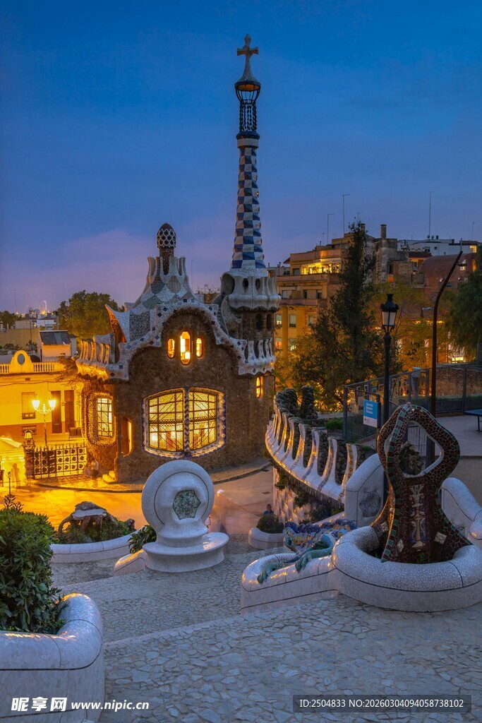 巴塞罗那奎尔公园夜景