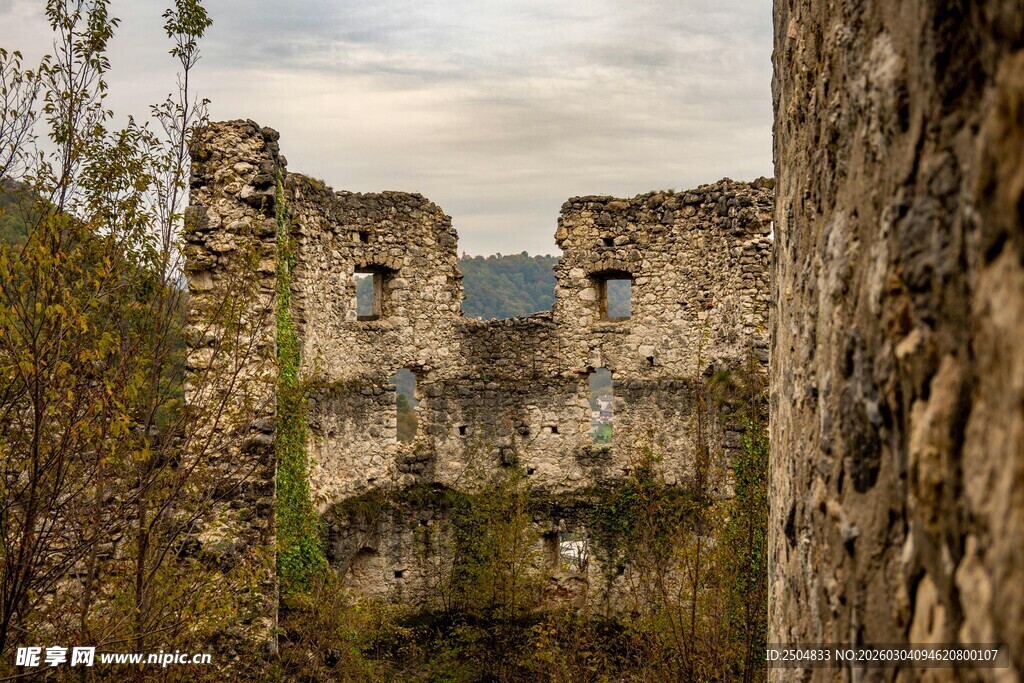 古老废弃城堡遗迹