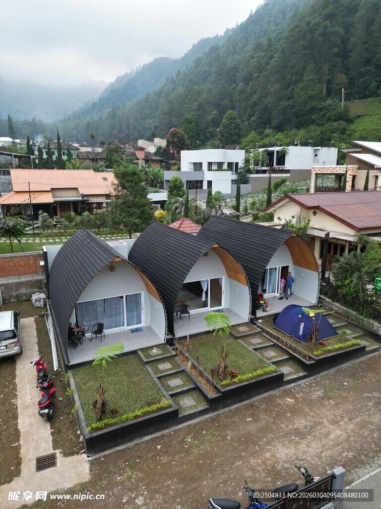 山间村落中的别致 居