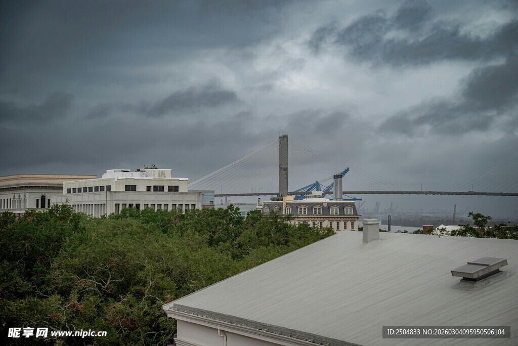 阴天时的机场周边景致