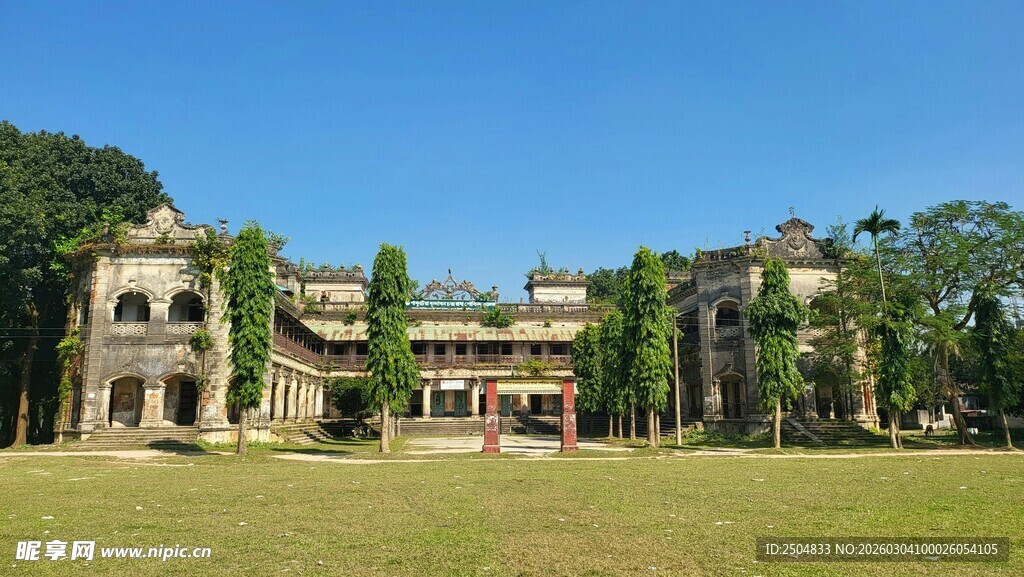 古老宏伟的欧式庄园建筑