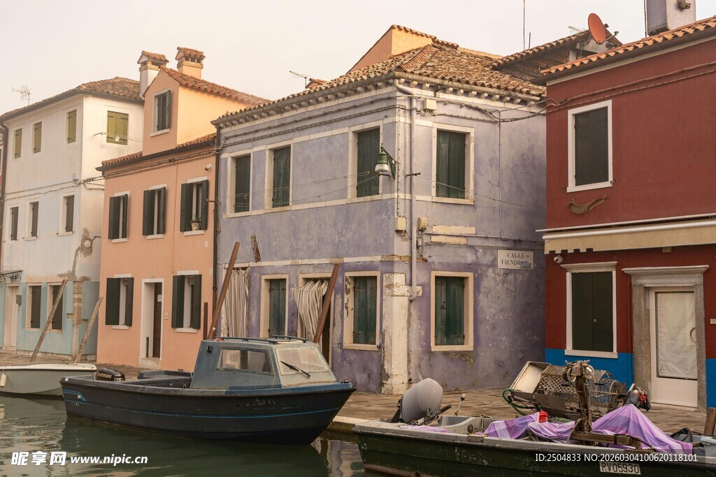 威尼斯河畔多彩 居