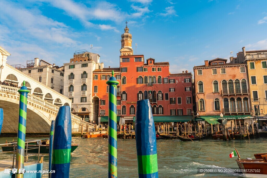 威尼斯水城美丽河畔风光