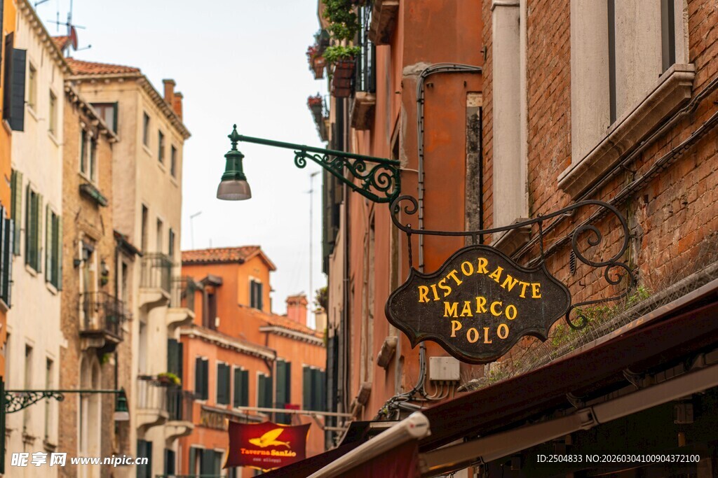 意大利街头的特色酒吧招牌