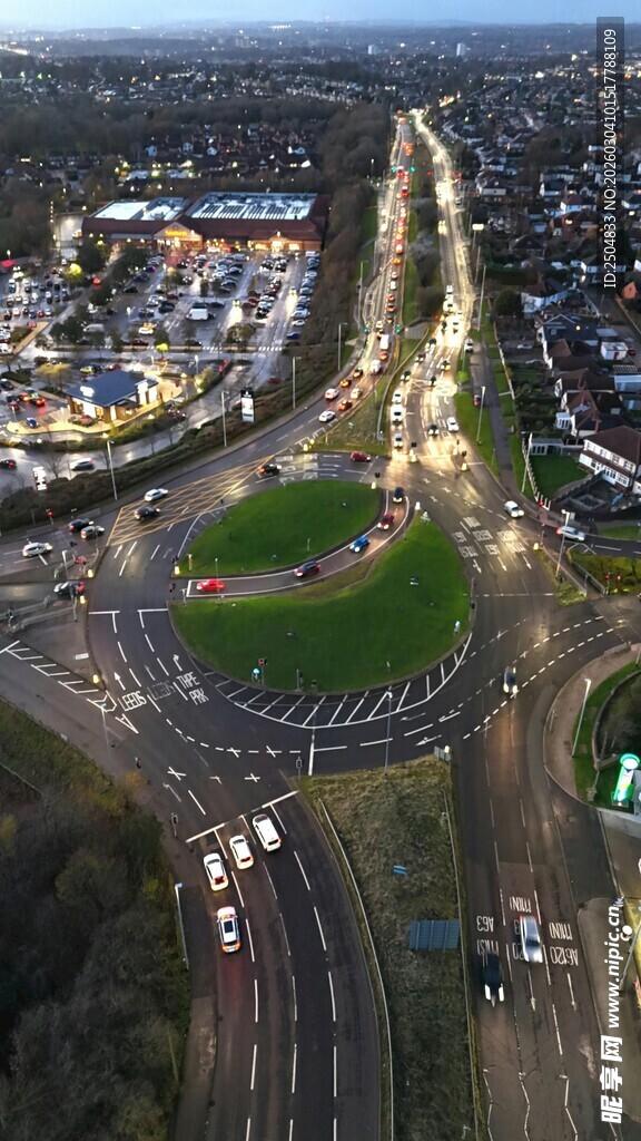 城市交通环岛夜景俯瞰