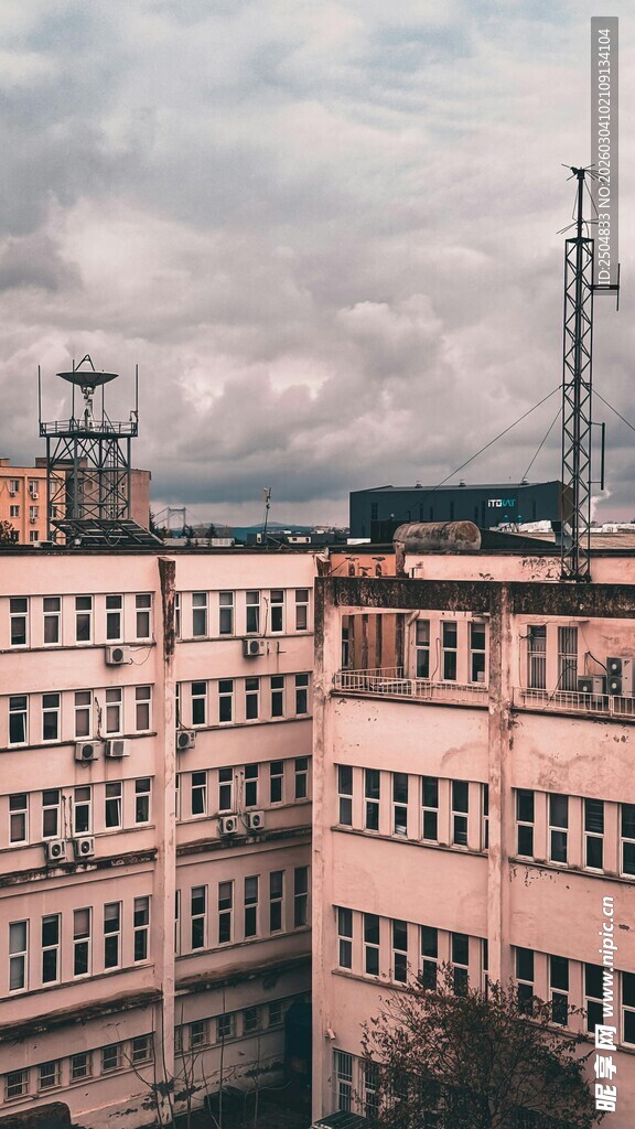 城市中的老旧建筑群