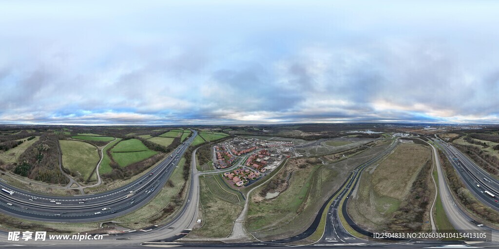 俯瞰交错复杂的公路景观