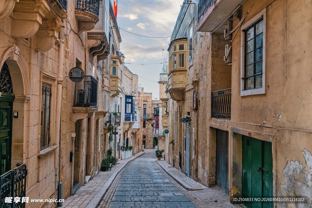 古老街巷的静谧景致