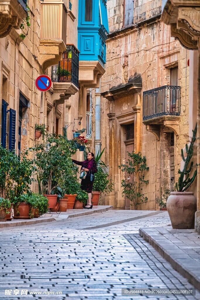 古老小巷的静谧景致