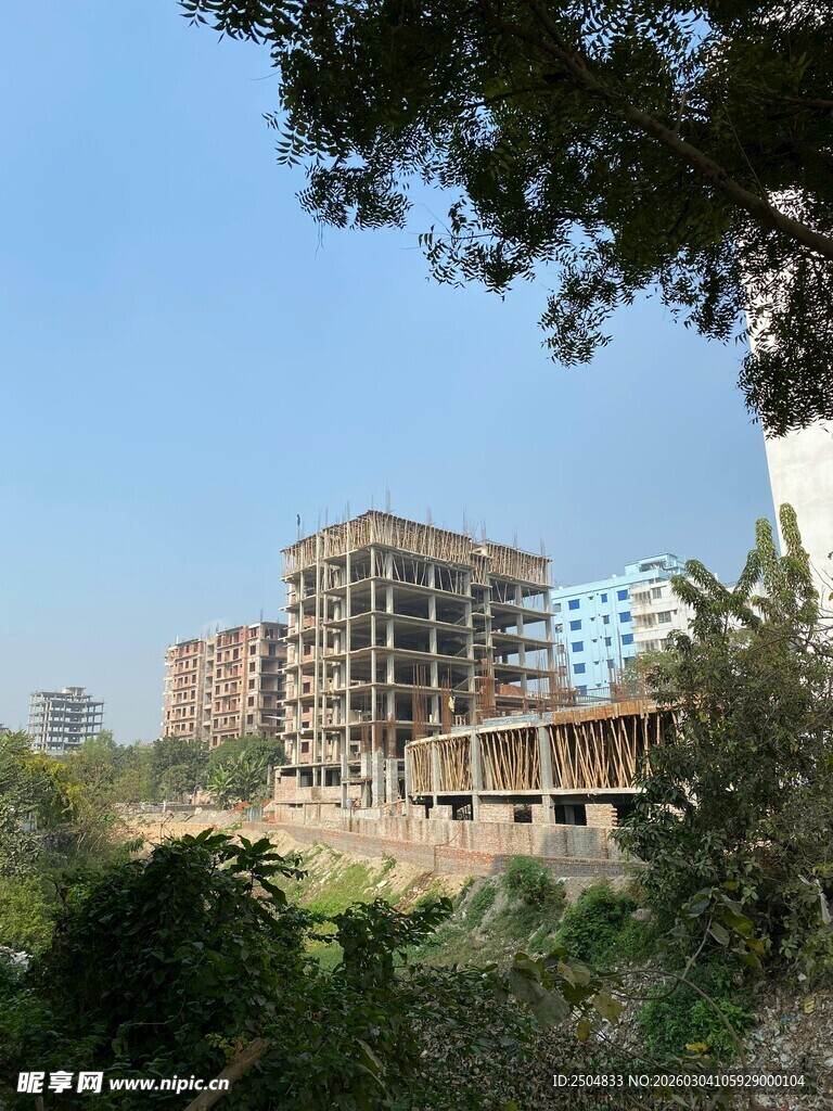 城郊在建楼房景观