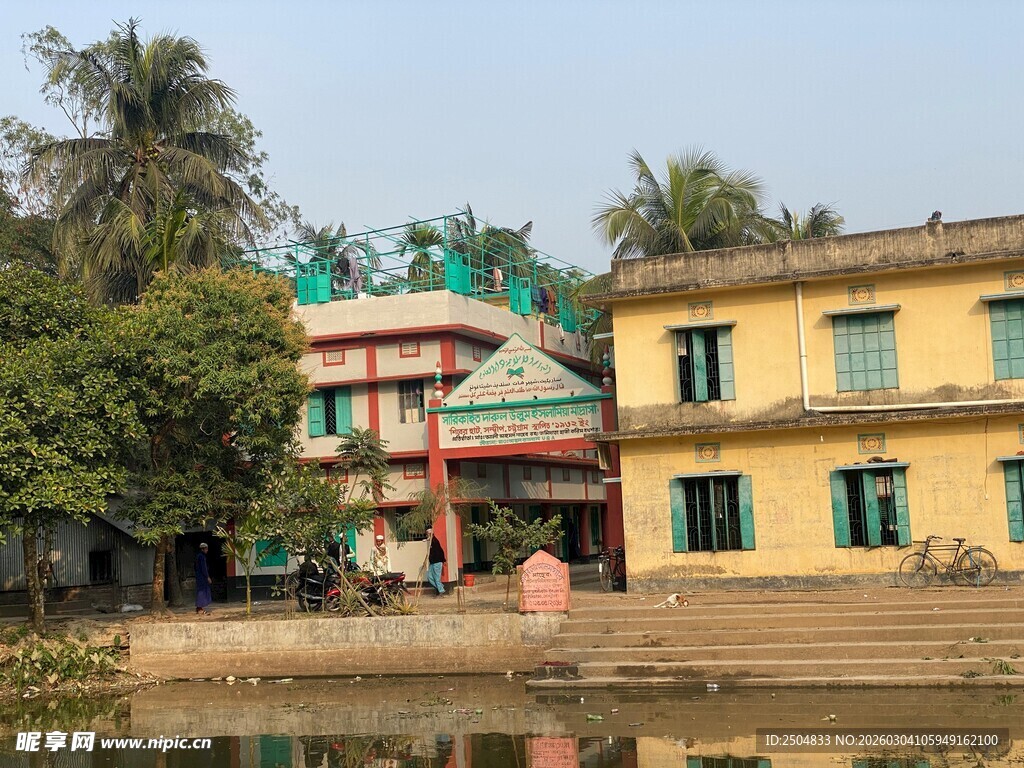 乡村水边多彩 居景观