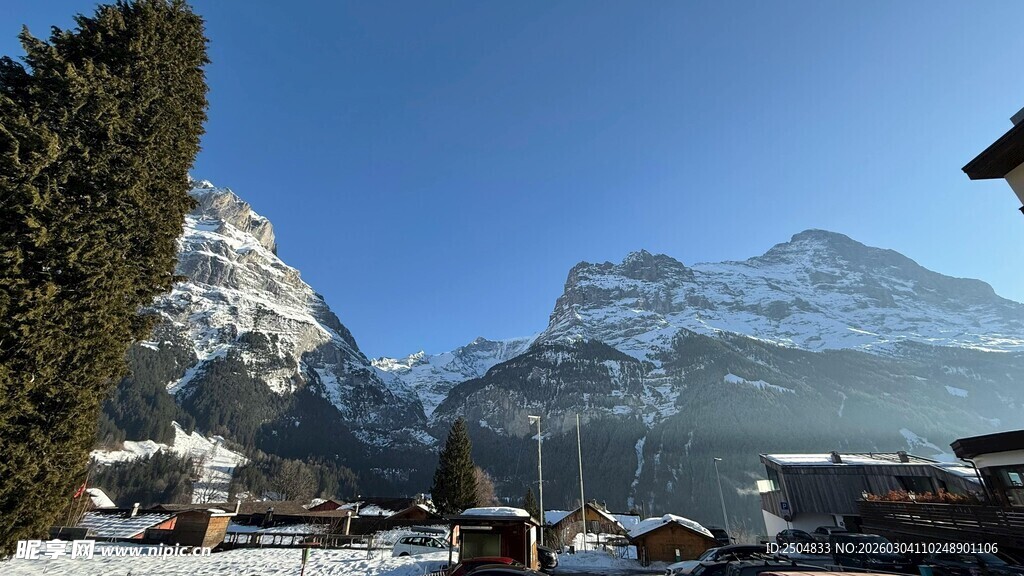 阿尔卑斯山雪景小镇风光