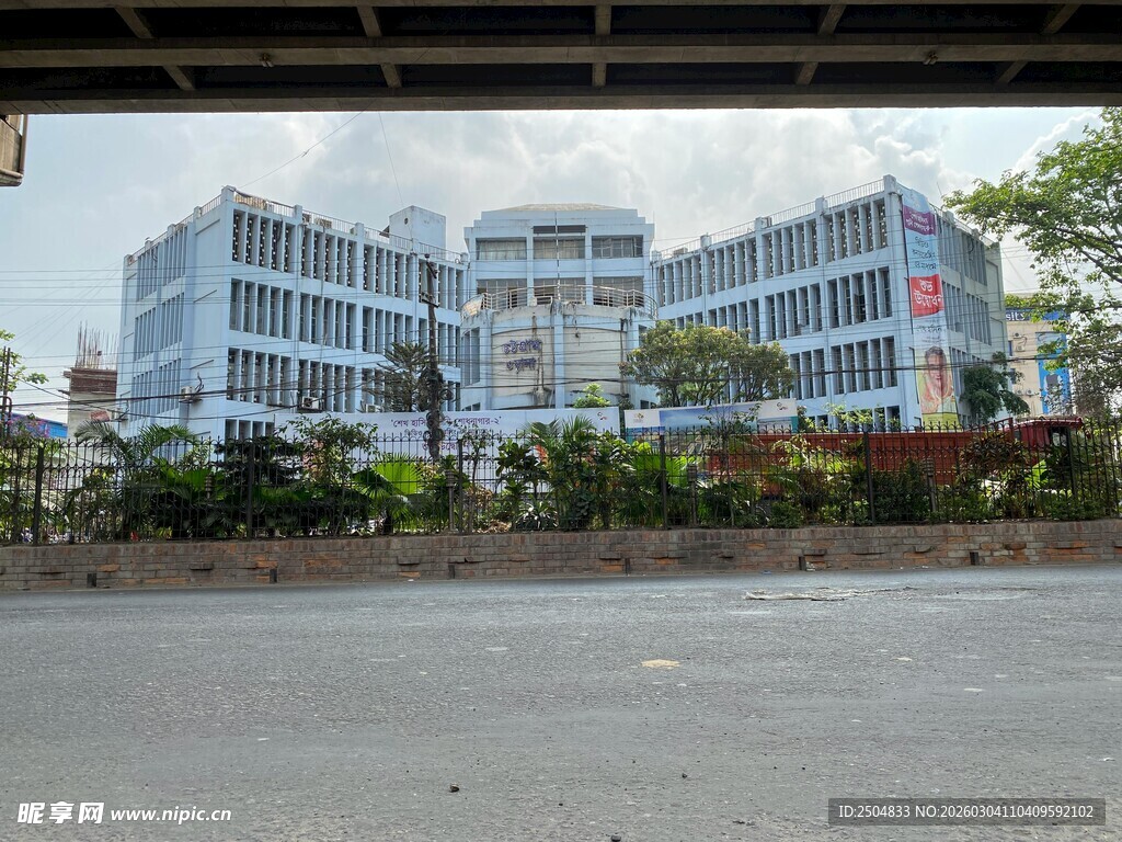 现代办公楼外观景色