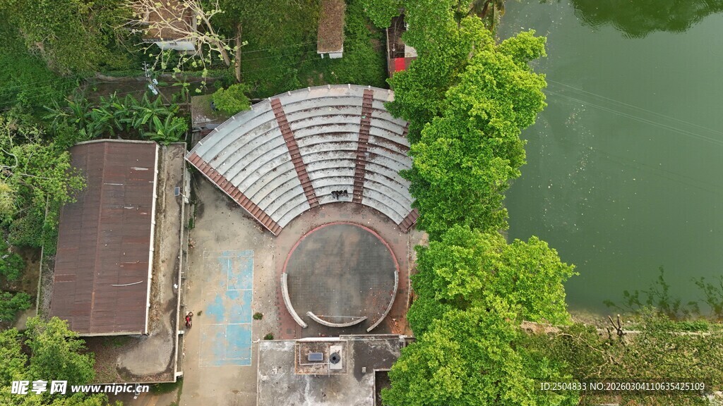 湖畔庭院景观俯瞰