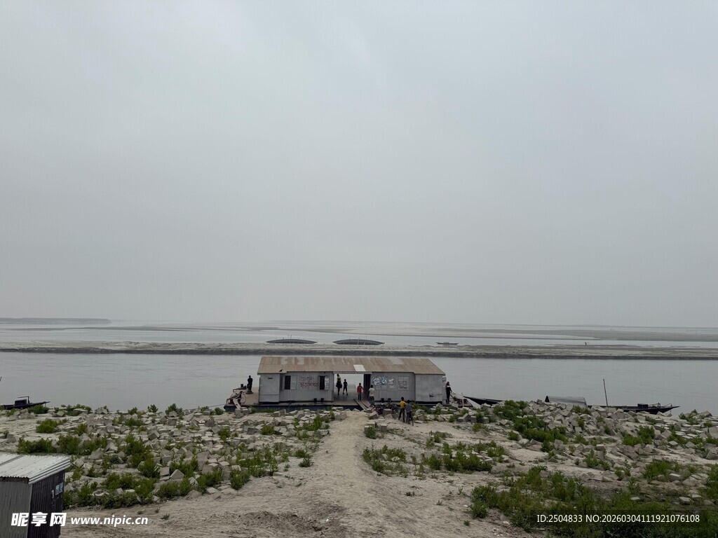 海边荒径 静谧自然之景