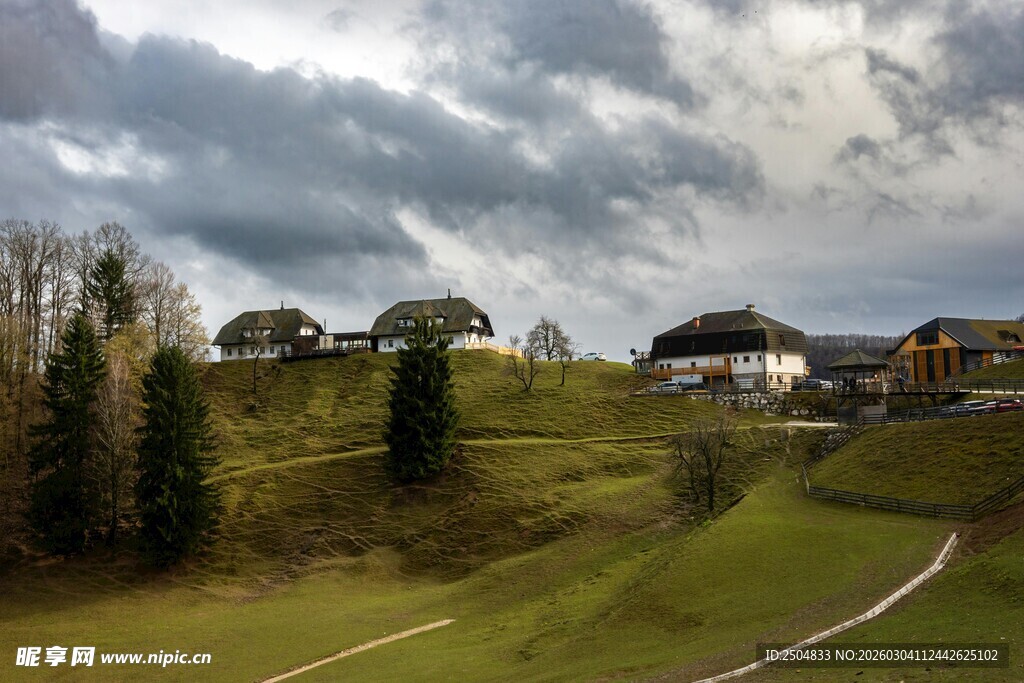 乡村绿野中的宁 居所