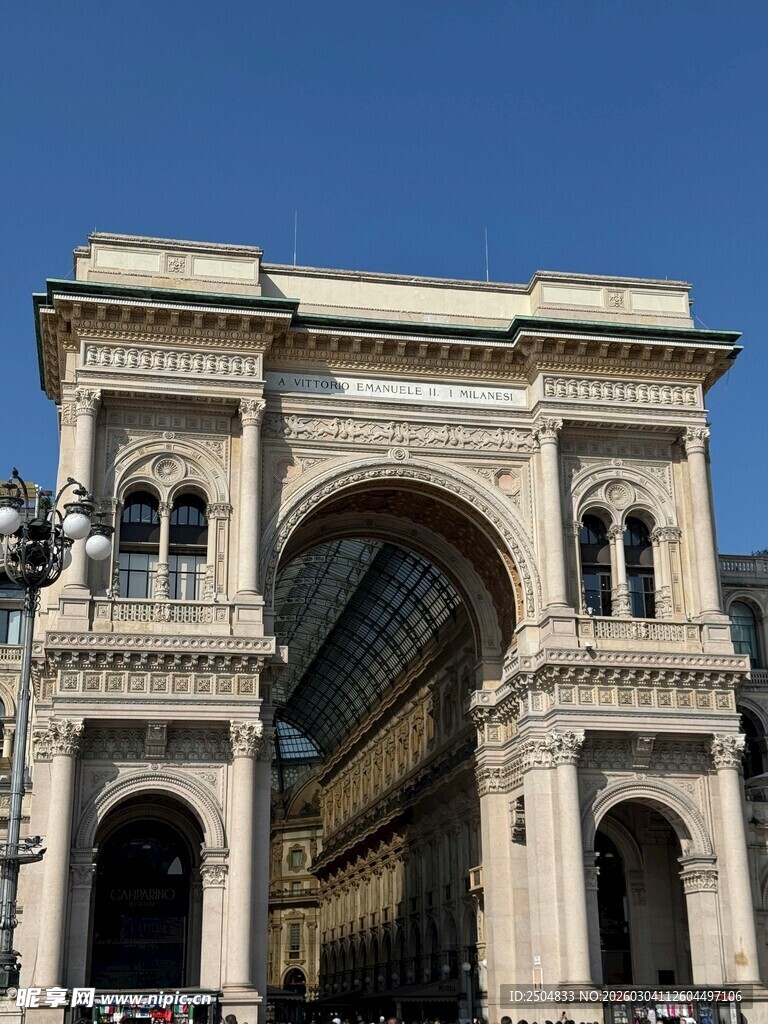 米兰拱廊华丽建筑外观