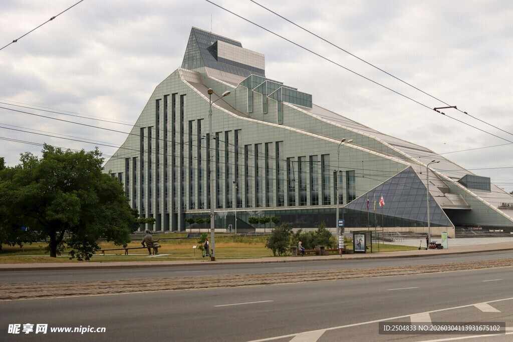 现代风格独特建筑外观