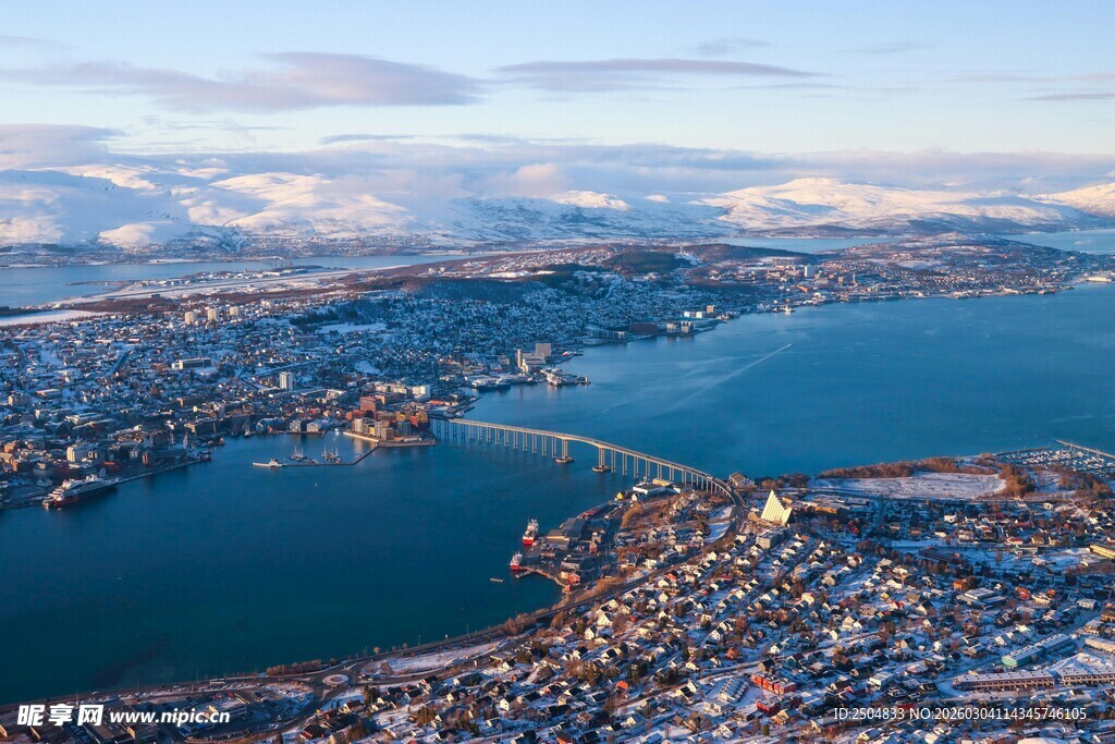 城市港湾鸟瞰美景