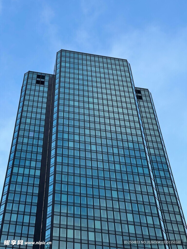 现代摩天大楼外观