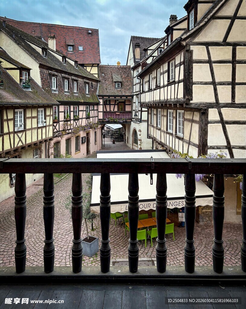  洲小镇木质建筑景观