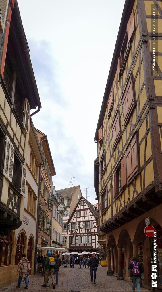  洲小镇古朴街道景象