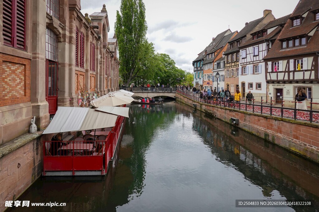 斯特 斯堡运河畔的美丽风光