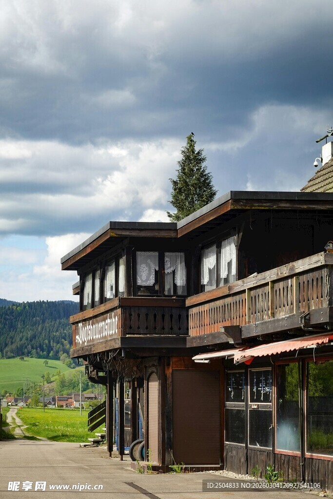 山间木屋建筑风景