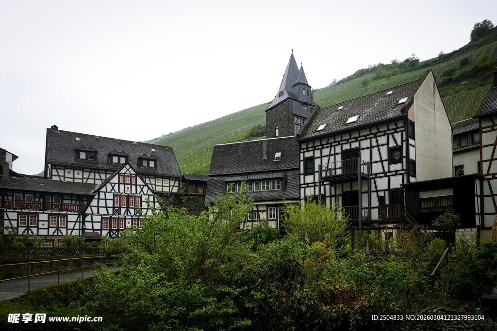 德国山间古朴小镇风景