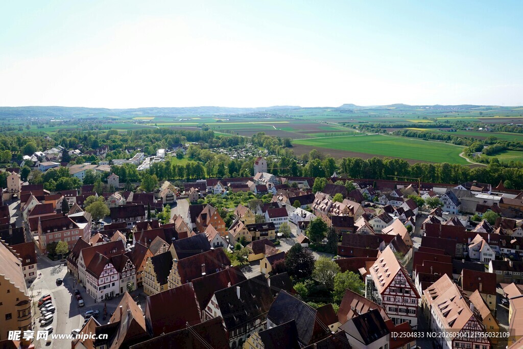 俯瞰美丽小镇风光