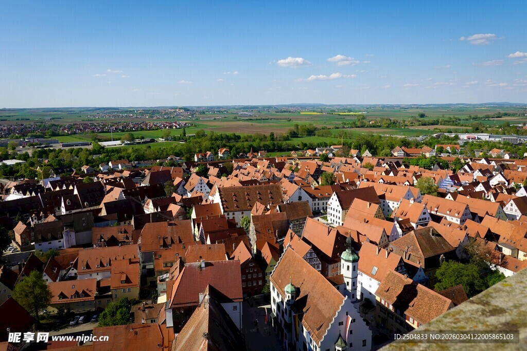 俯瞰色彩斑斓的小镇风光