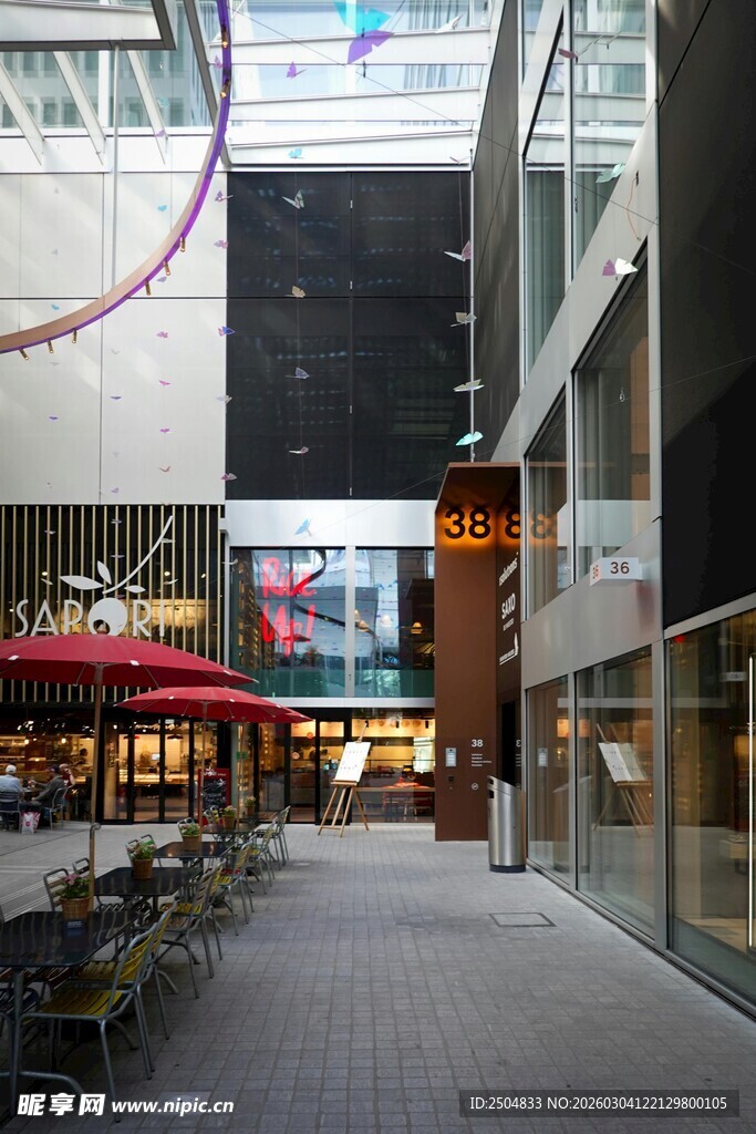 现代商场内的休闲区域