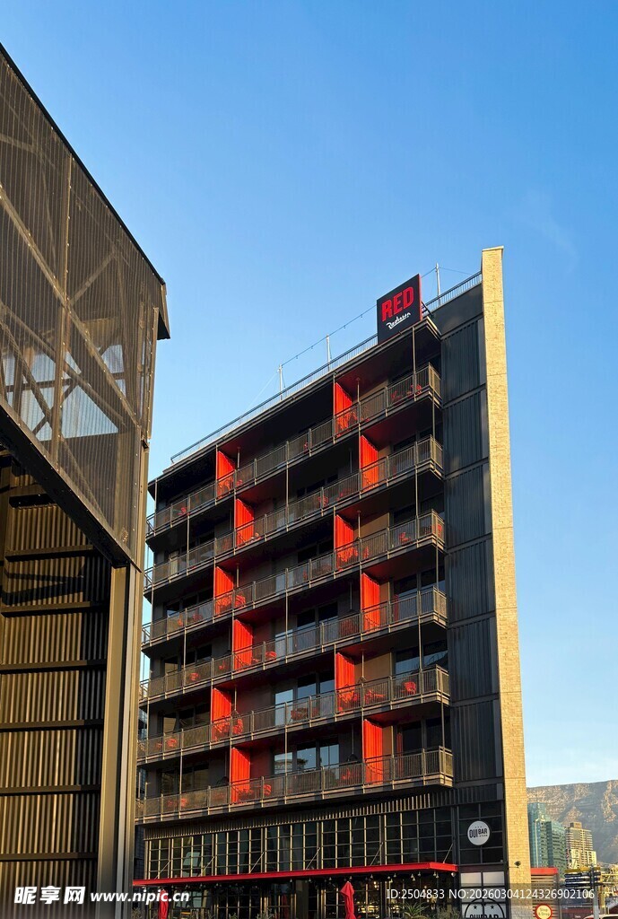 现代风格多彩公寓建筑