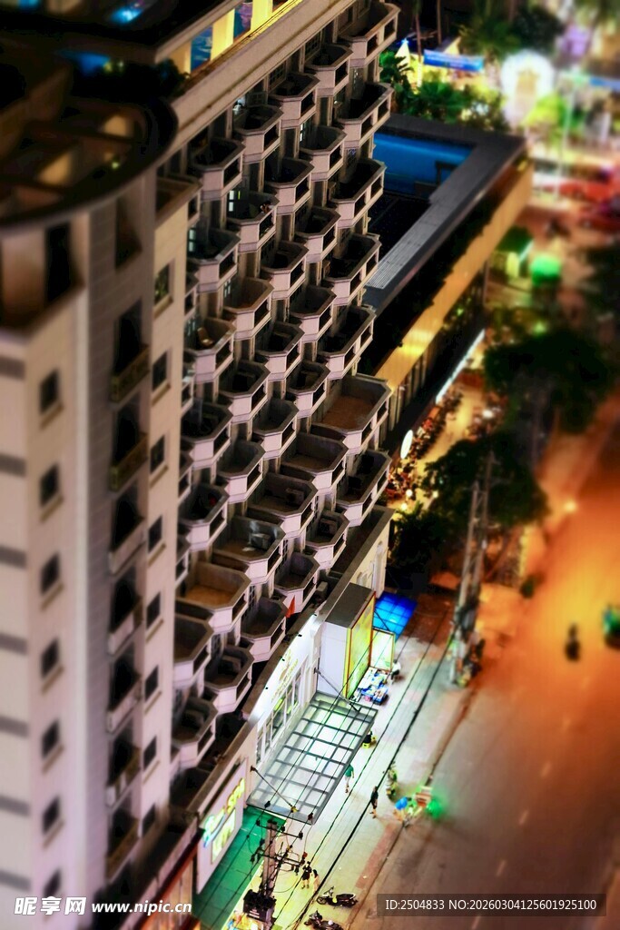 城市夜景高楼璀璨灯光