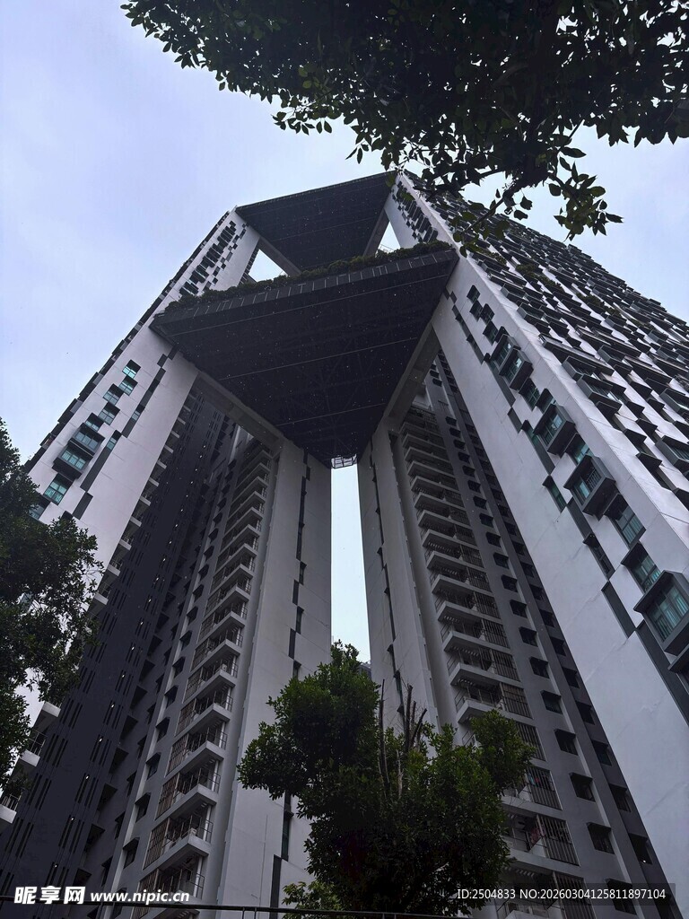 高耸摩天大楼独特建筑造型