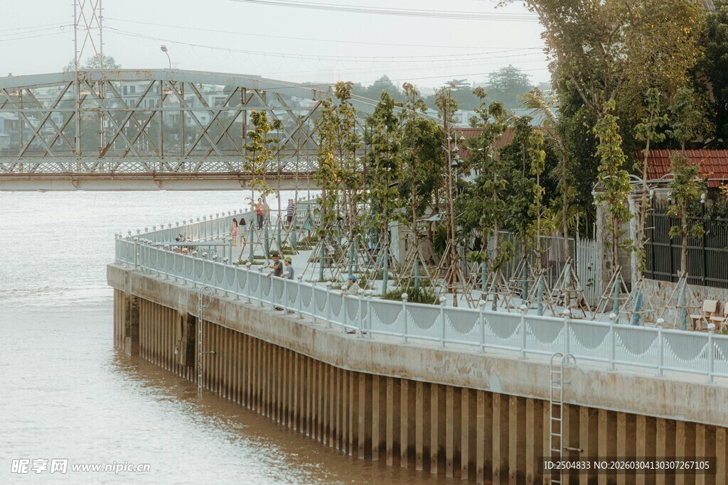 河畔绿植景观设计
