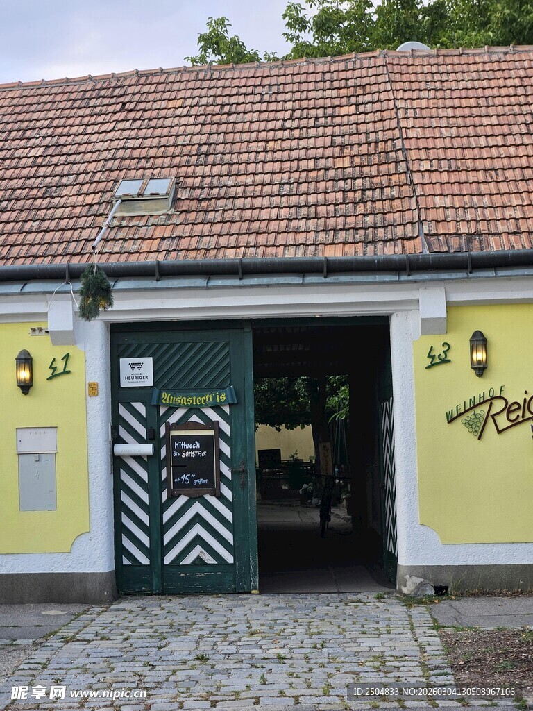 复古风格店铺门面