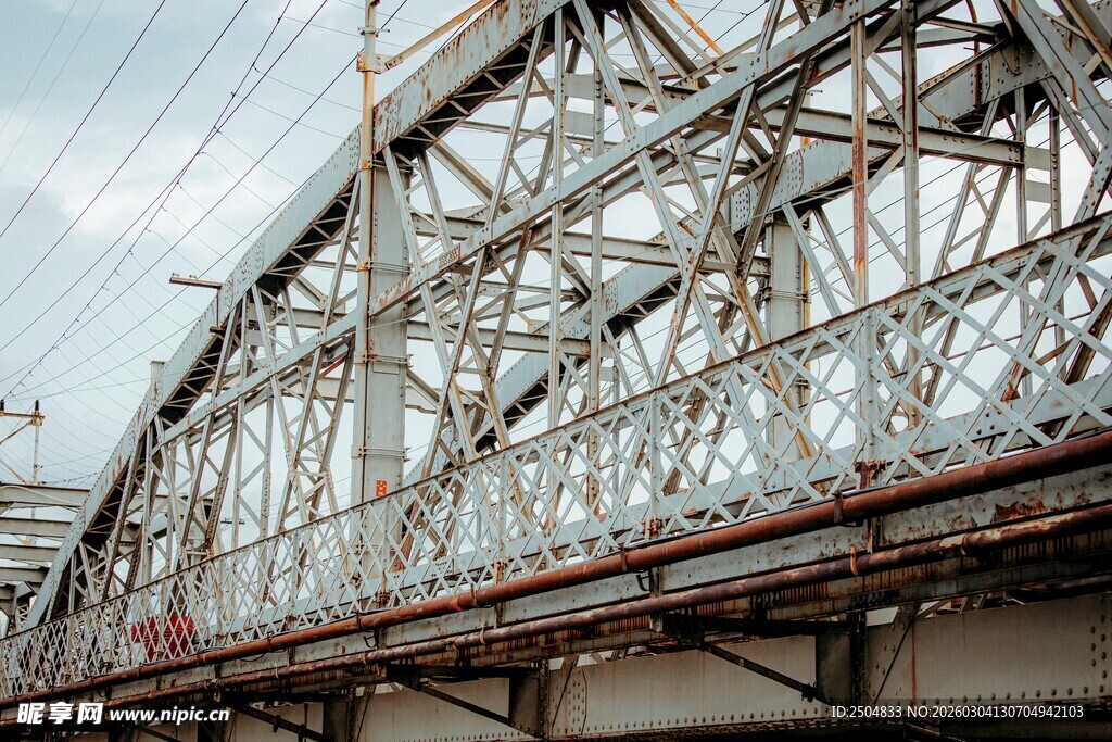 钢铁大桥的壮丽结构