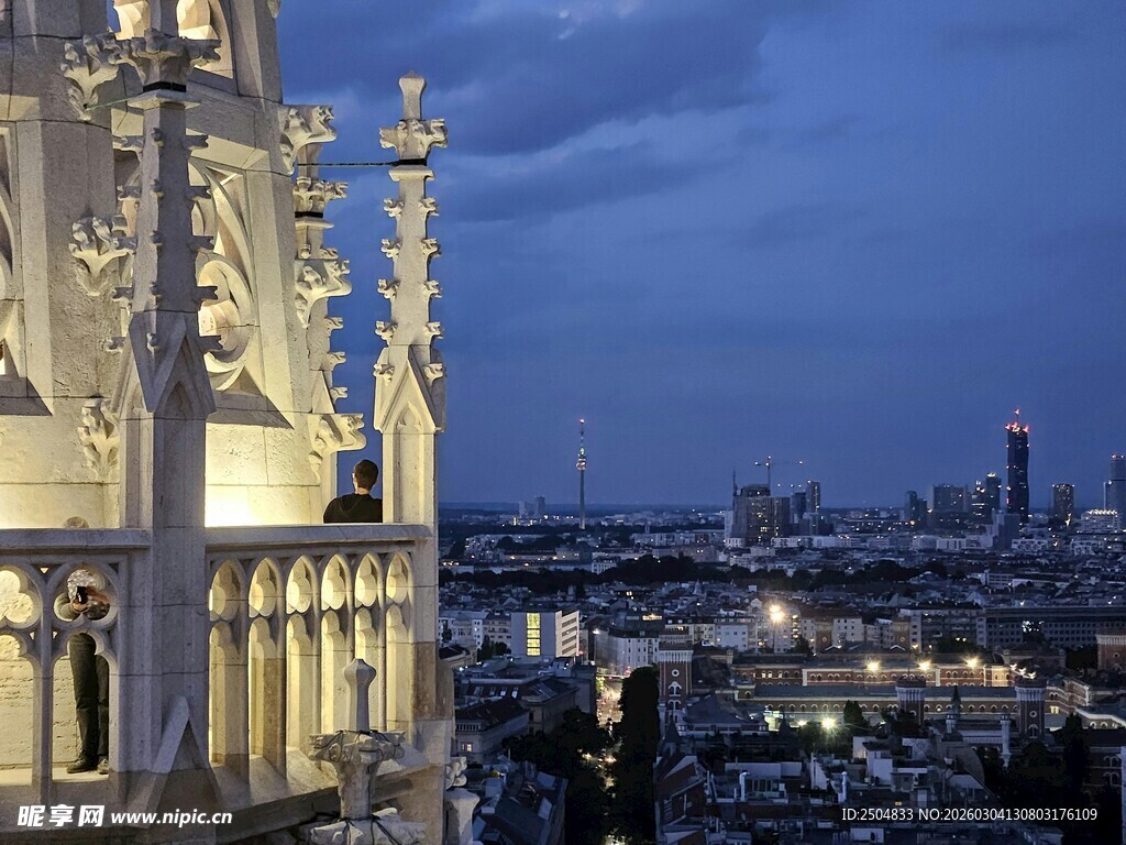 巴黎圣母院夜景俯瞰