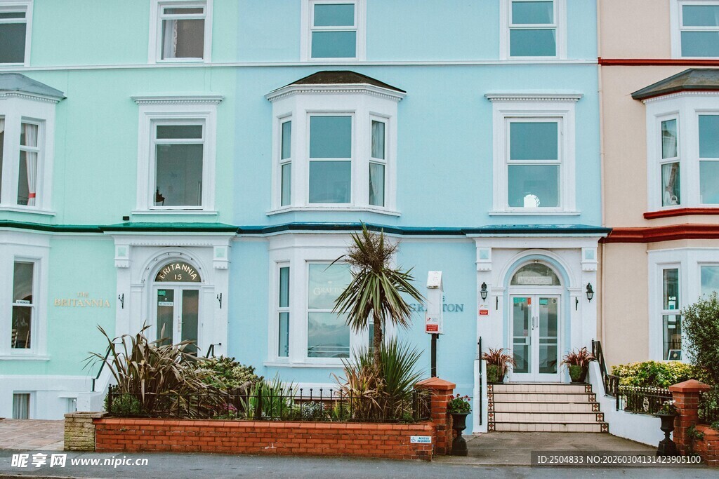 多彩海滨排屋建筑景观