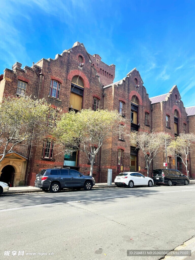 欧式风格红砖建筑街景