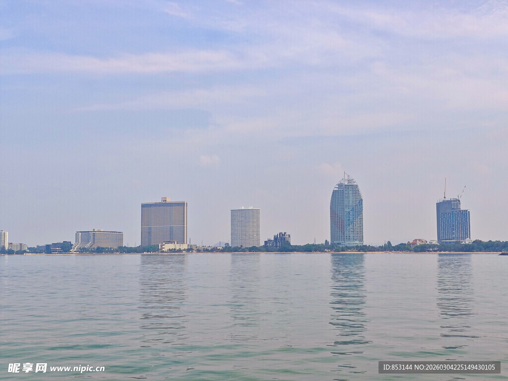 城市滨水天际线景观